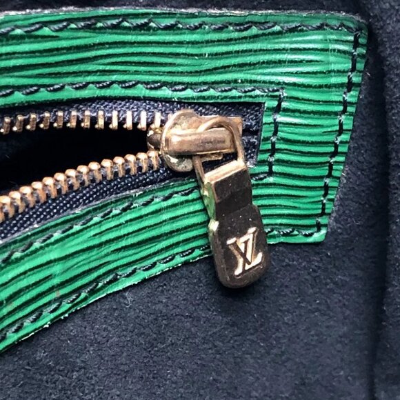 LOUIS VUITTON M44147 Epi Petit Noe Drawstring bag Shoulder bag - Picture 11 of 14